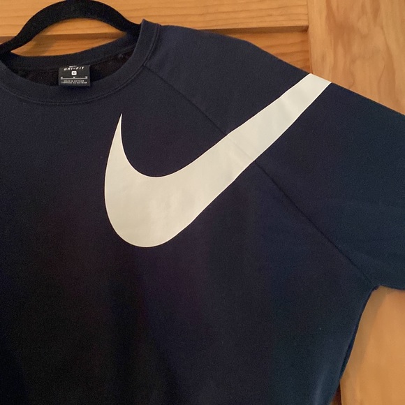 Nike crop sweater size medium - Picture 2 of 14